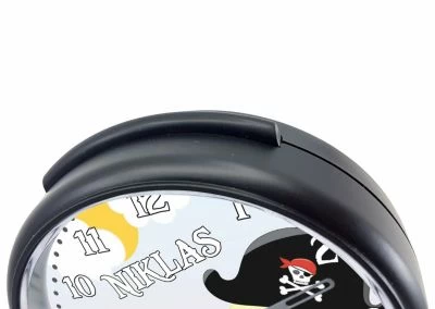 CreaDesign Kinder Funkwecker Personalisiert Mit Namen Pirat Nah Atom-/Funkuhr, 12-Stunden-Anzeigeformat, Schlummerfunktion, Nachtlicht, Geräuschlos/Ohne Ticken – Bild 4